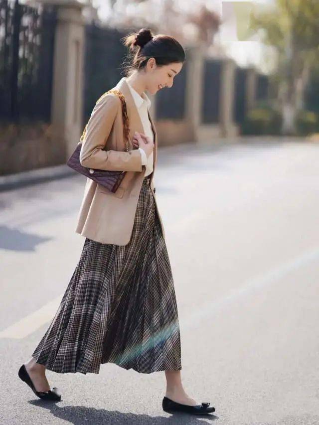 小个子 入秋穿什么鞋？今年流行这双“低跟靴”，时髦显腿长，小个子必备！