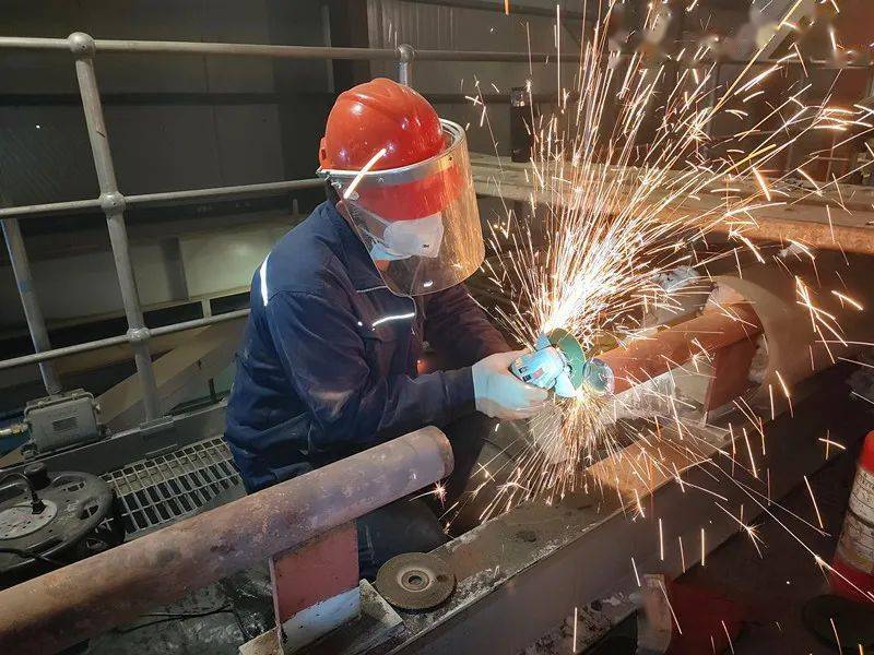 检修一线风采热电厂维修车间锅炉检修人员以奋斗之我奋战一线