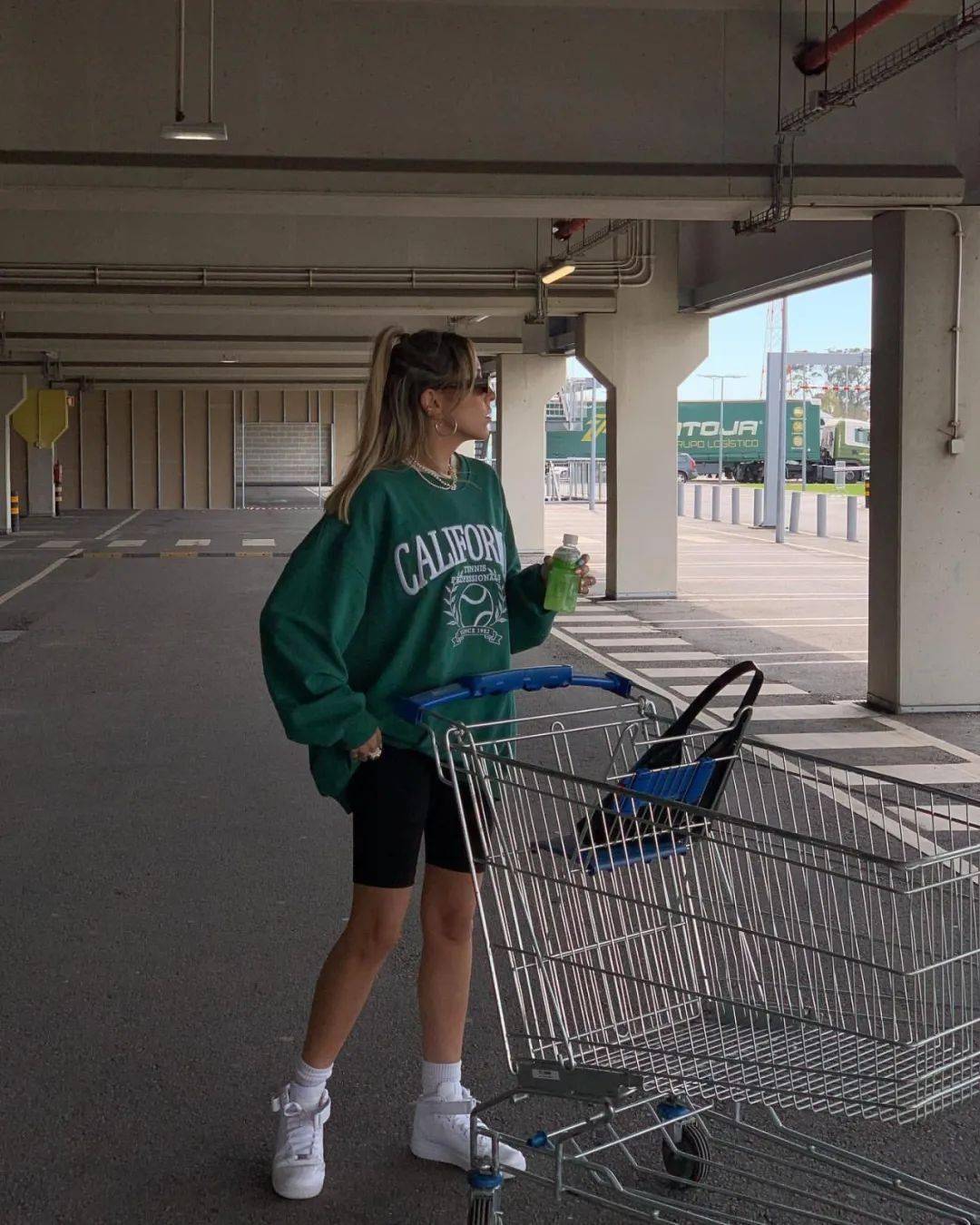 Athflow 秋冬最万能的单品，必须是卫衣