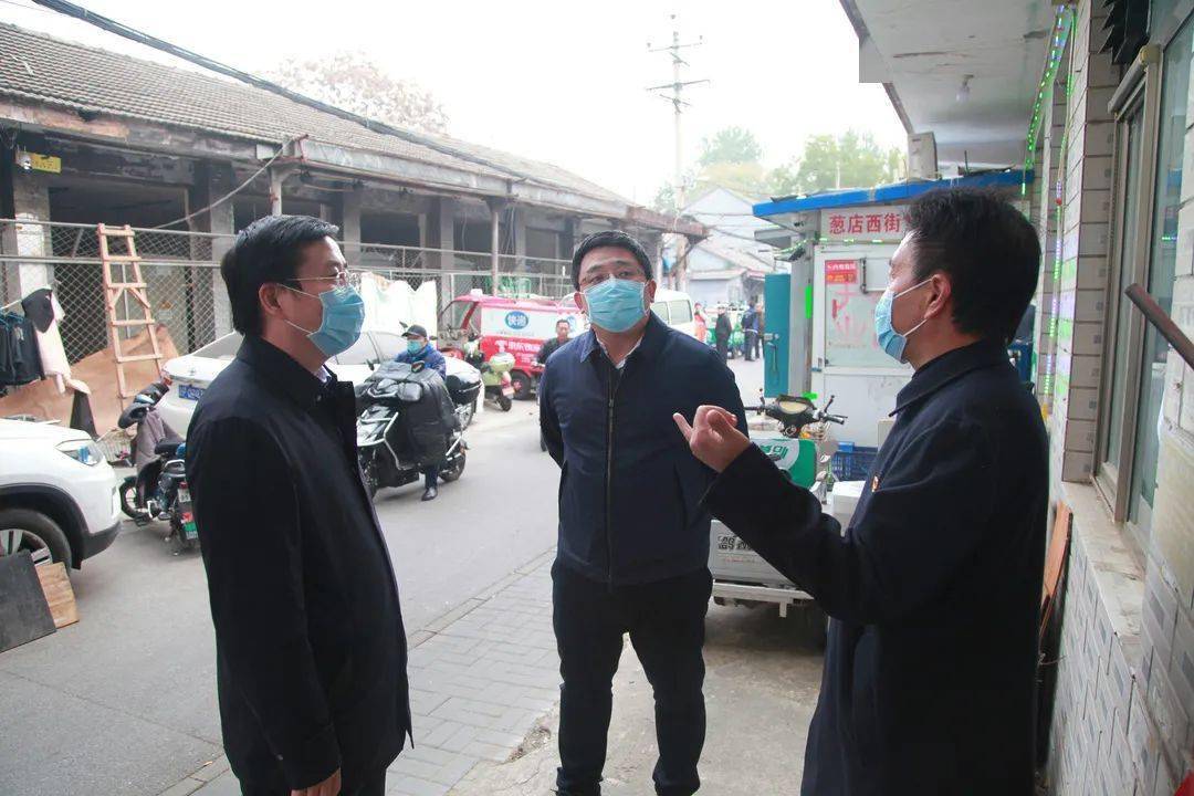 东城区委常委统战部部长郑晓博到体育馆路街道检查疫情防控工作