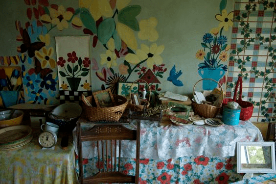 莫娣的小屋一角时光过去50年,当年maud的画作一幅不超过5美元,如今