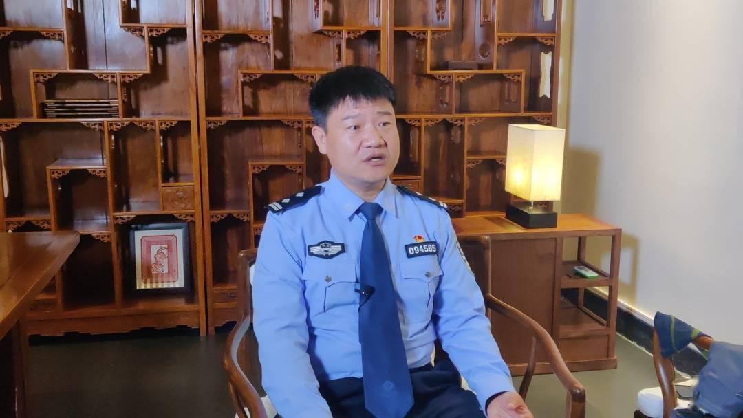 封面独家丨在线粉丝数直逼刘德华反诈民警老陈如果我