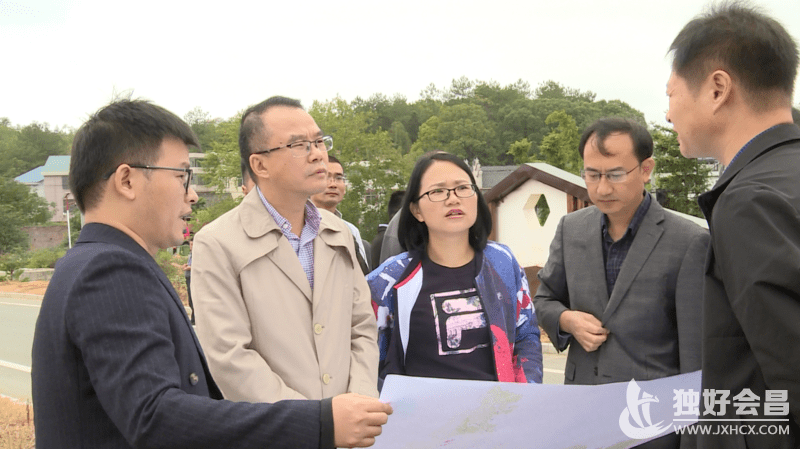 10月20日,县委书记潘金城,县委副书记,县长李德伟率队来到汉仙岩,九二