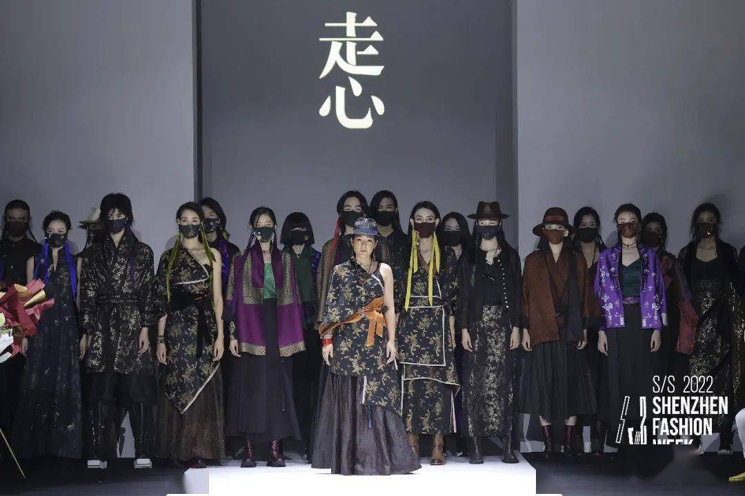 服装 S/S2022深圳时装周｜DAY4：别样角度，诠释「型」之烂漫
