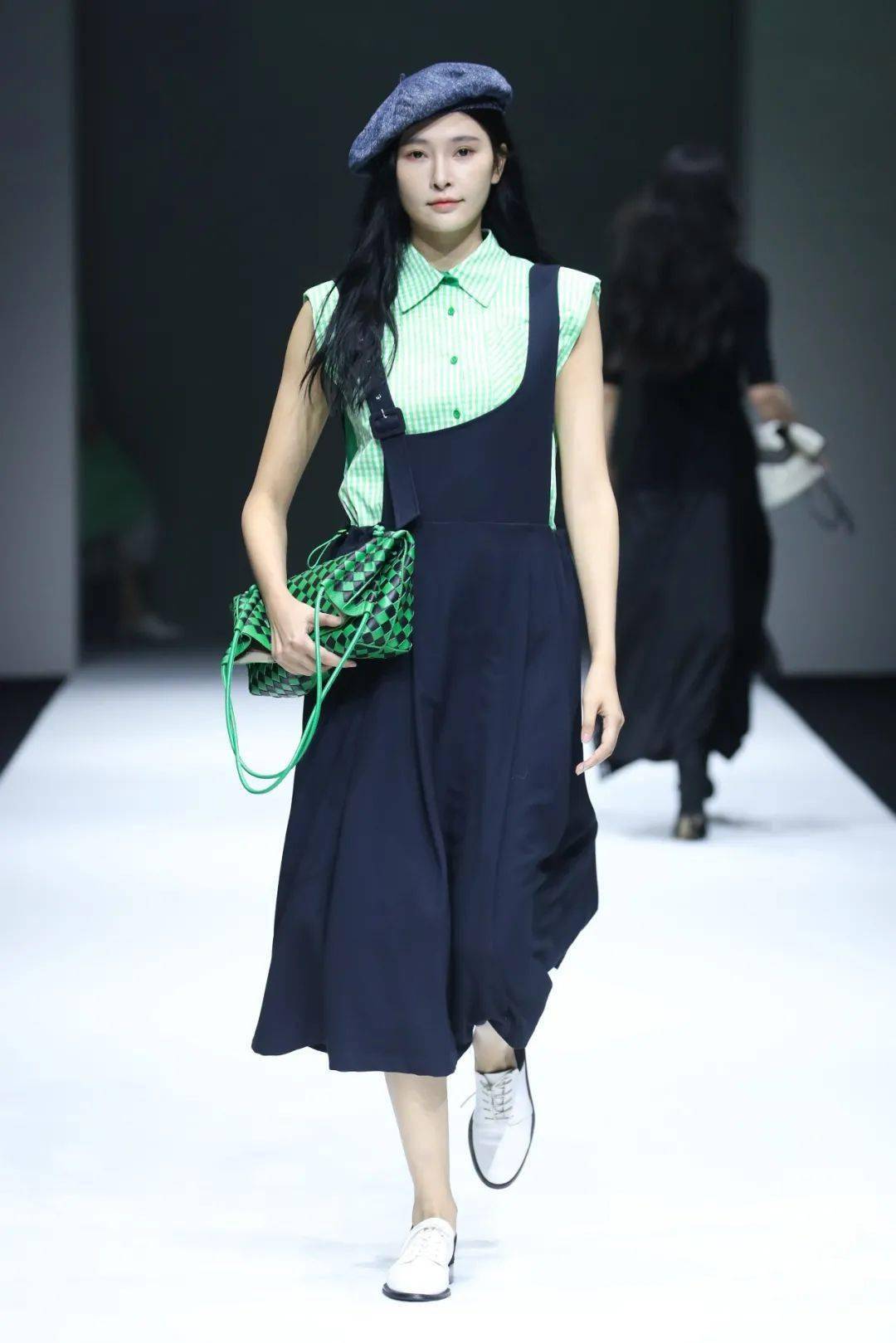 服装 S/S2022深圳时装周｜DAY4：别样角度，诠释「型」之烂漫