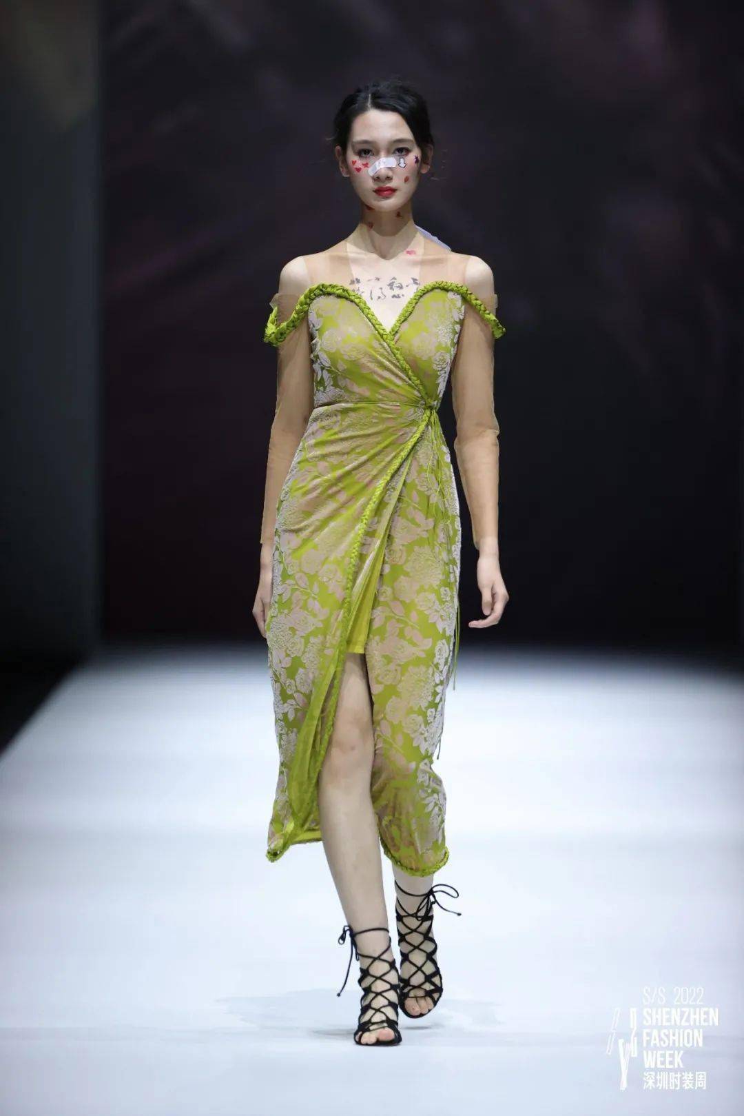 服装 S/S2022深圳时装周｜DAY4：别样角度，诠释「型」之烂漫