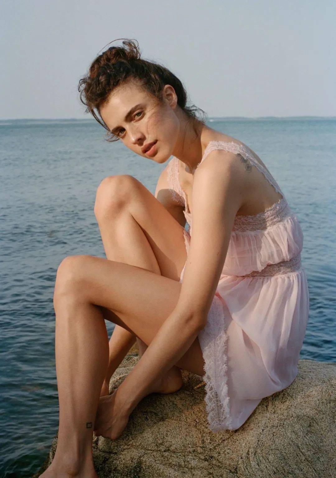 全球|“女佣”这次有点辣丨赏色