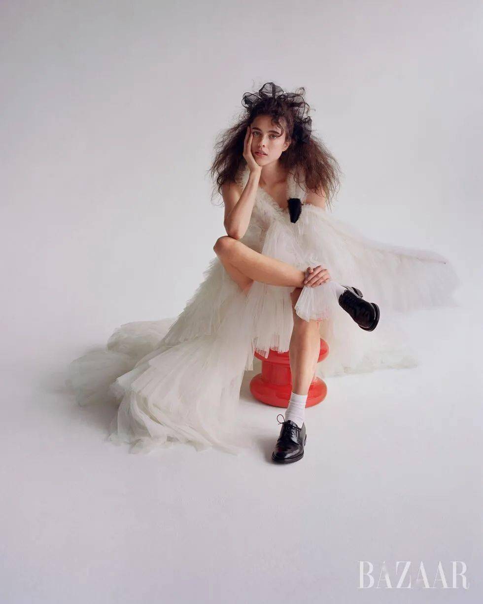 全球|“女佣”这次有点辣丨赏色