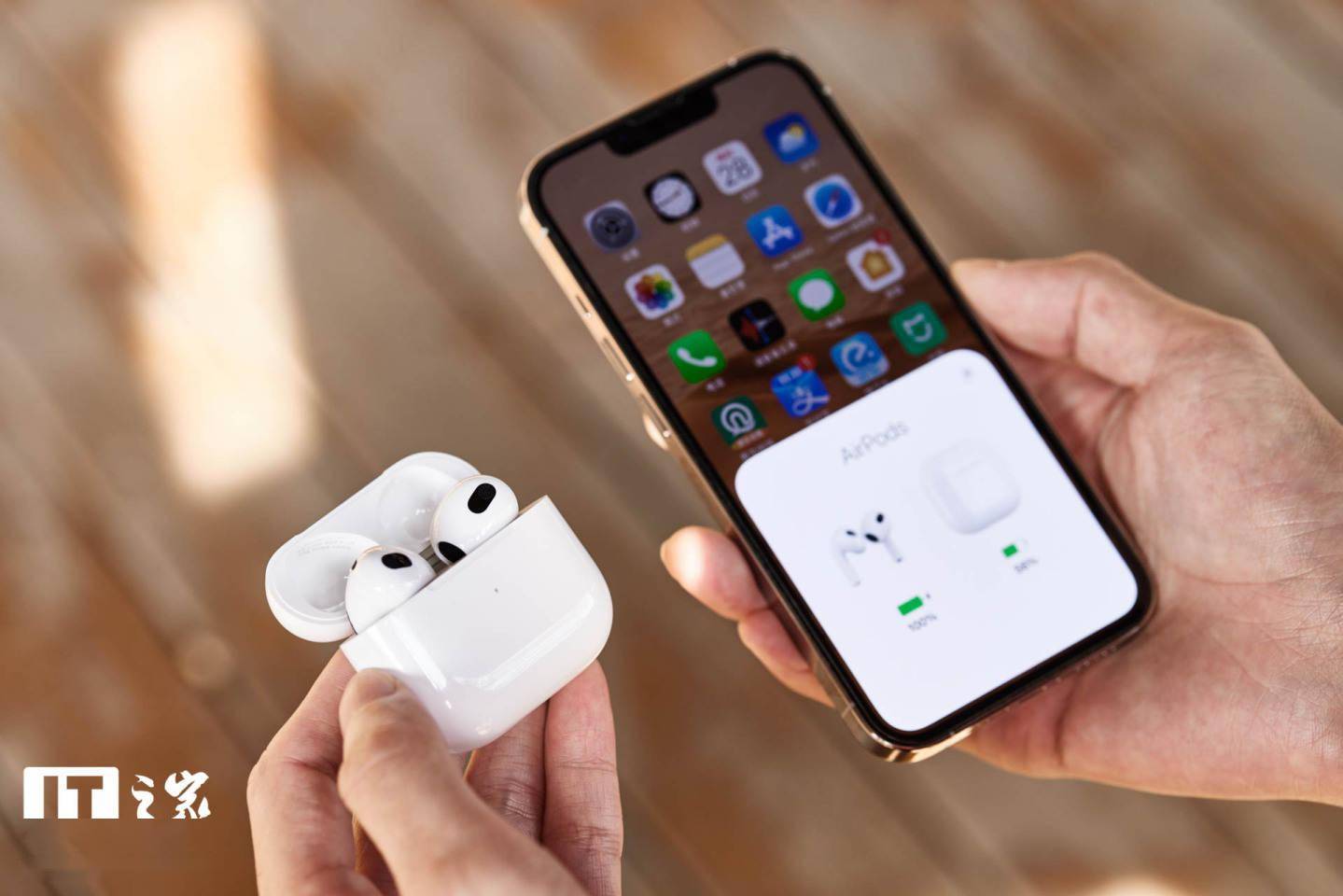 轮廓|【IT之家开箱】苹果AirPods 3图赏：全新轮廓设计，支持空间音频
