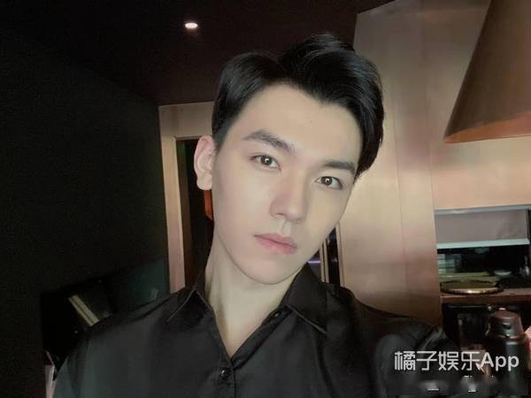 校园小说男主从此有了脸…