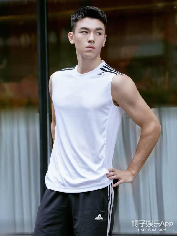 校园小说男主从此有了脸…