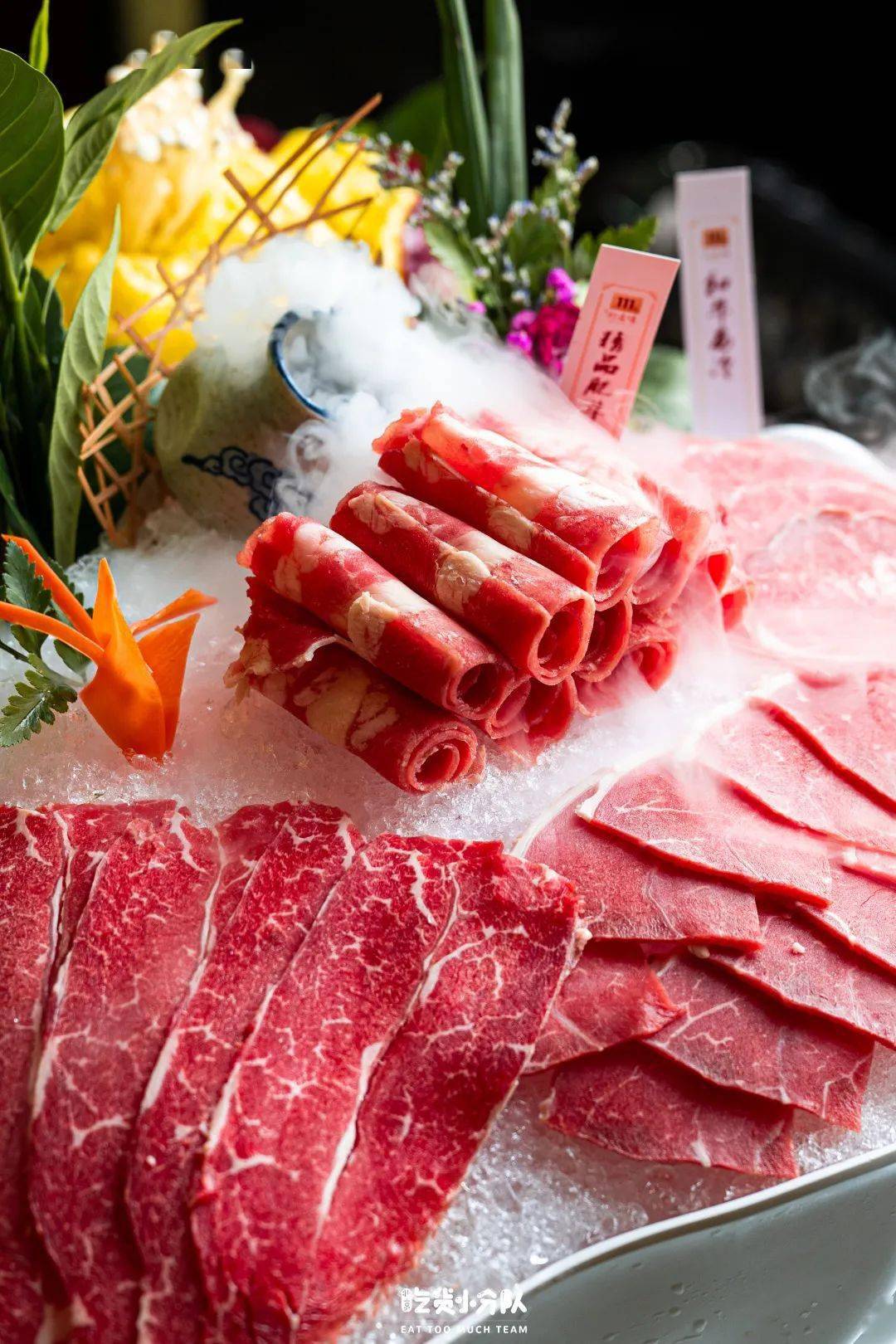 牛肉拼盘 -鱼片是那种厚切的做法,肉质紧实,稍微一涮就可以吃,脆脆