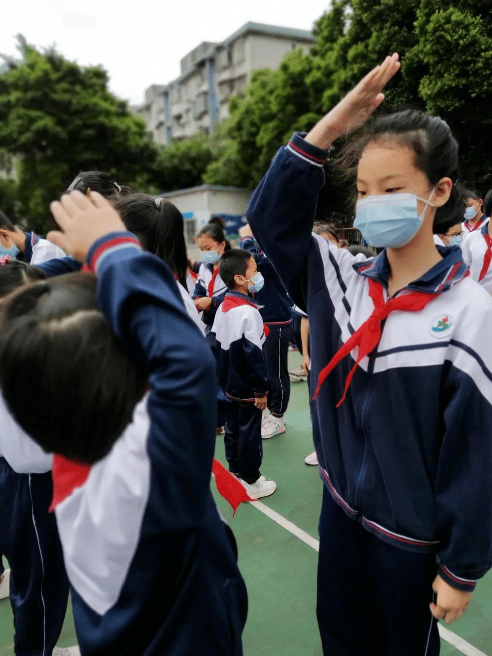 逸景第一小学举行庆祝中国少年先锋队建队72周年主题队日活动并迎来新