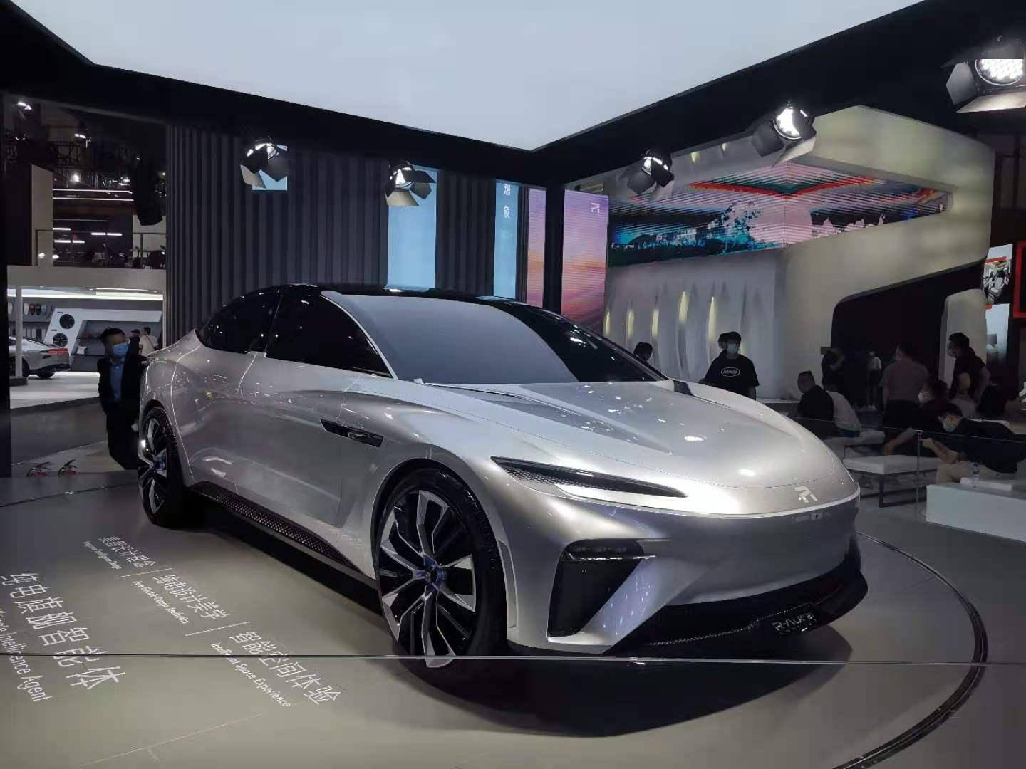 上汽r品牌变身飞凡汽车自主新能源车迎来独立潮