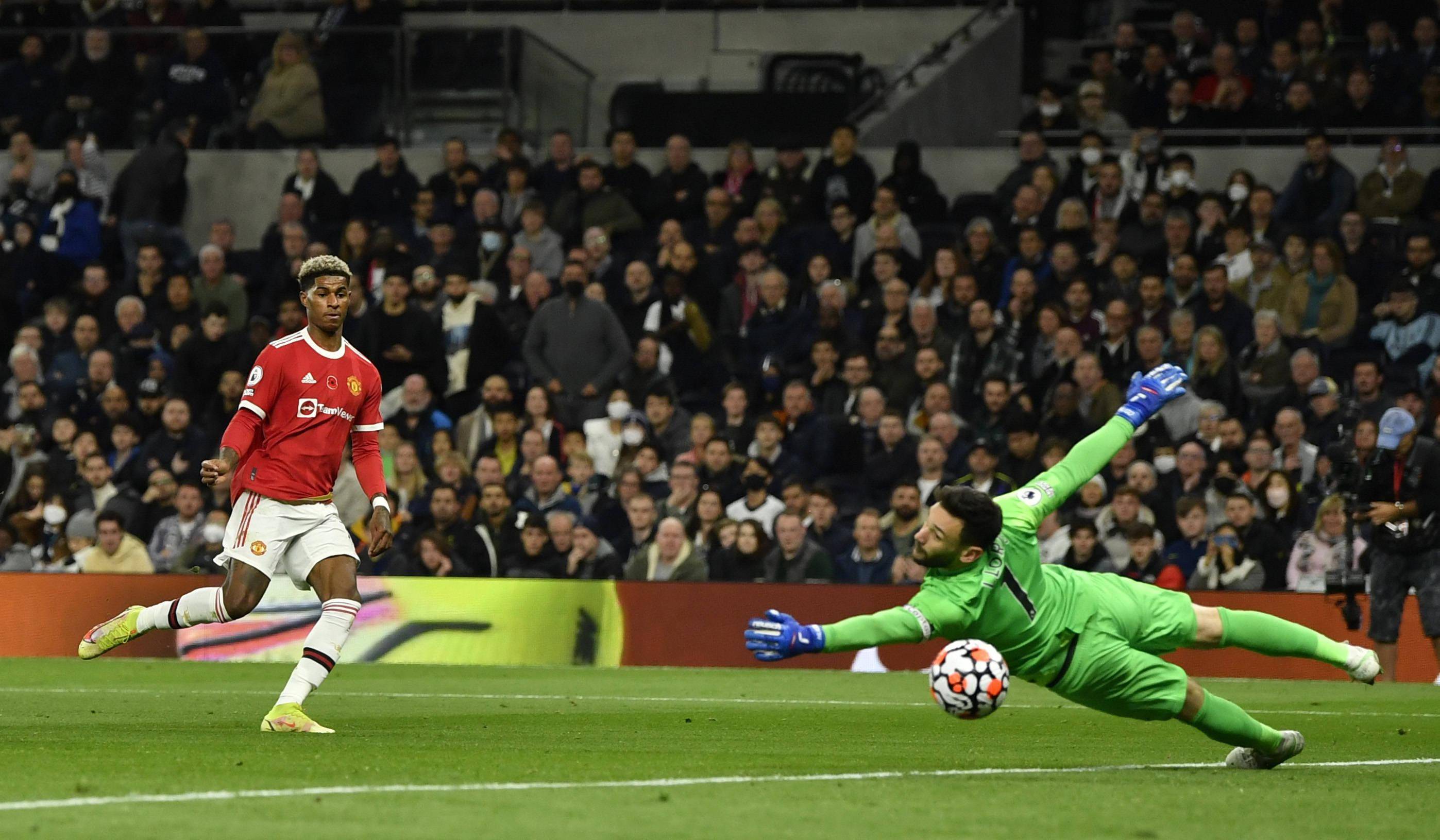 足球——英超:曼联胜热刺_比赛