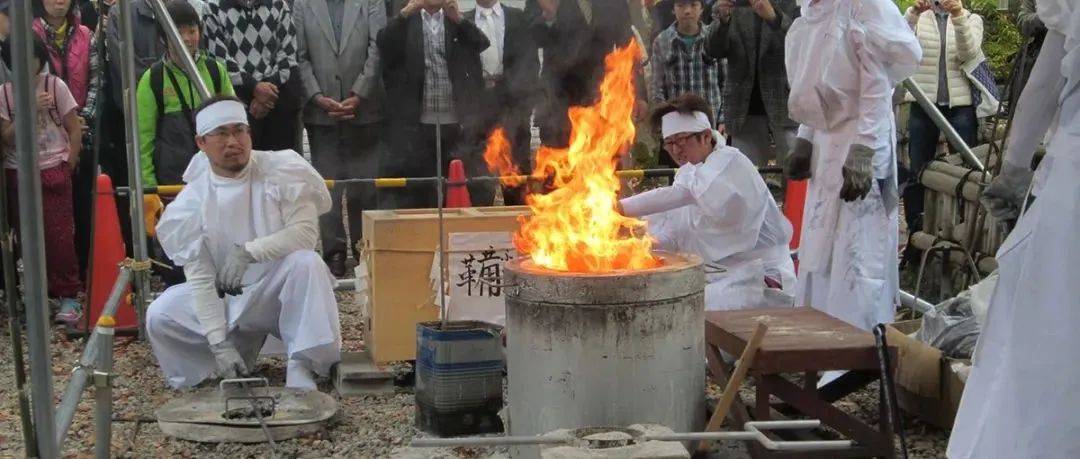 打铁师傅们的日本祭典!祈求商业繁盛的「鞴祭」(ふいごまつり)_橘子