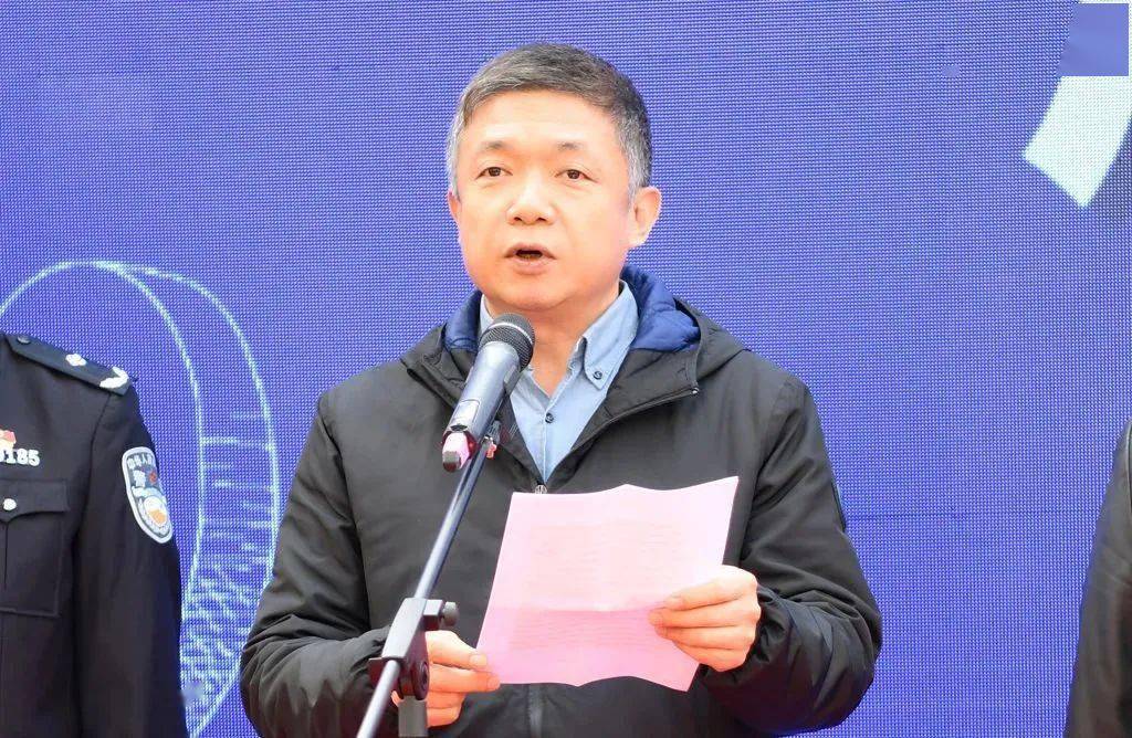 怀柔区副区长,怀柔公安分局党委书记,局长胡海渊介绍建设驻校园警务室