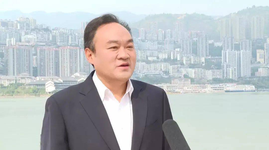 县委书记曹邦兴巫山将始终坚持生态优先绿色发展,学习弘扬新时代下庄