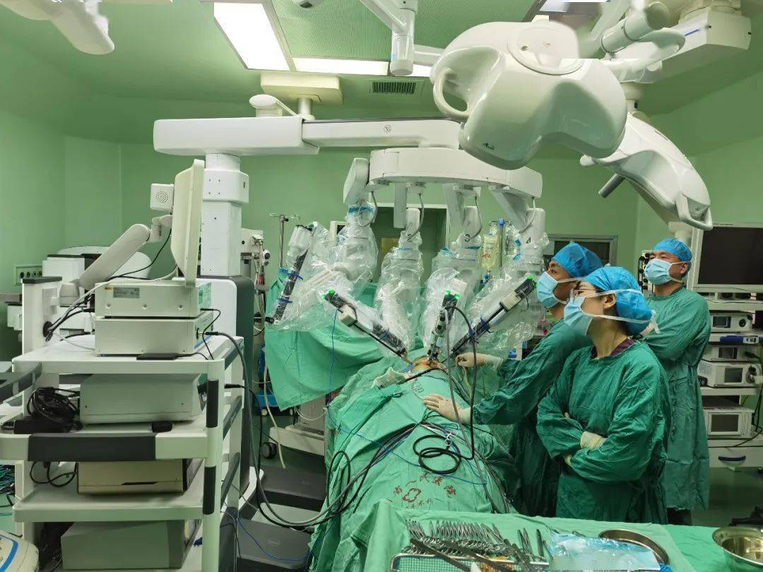 上海微创医疗机器人港股上市!_手术