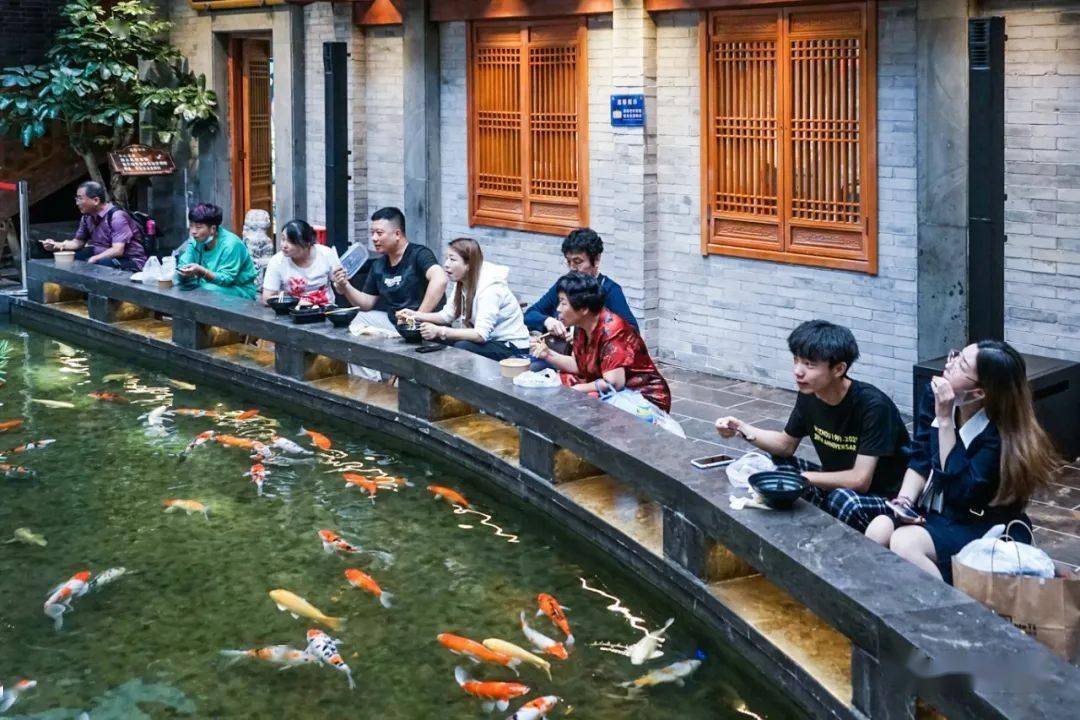 姥姥家春饼唐宴大枣驴肉姜山如此多娇迁安缸炉烧饼饹馇是唐山的特色名