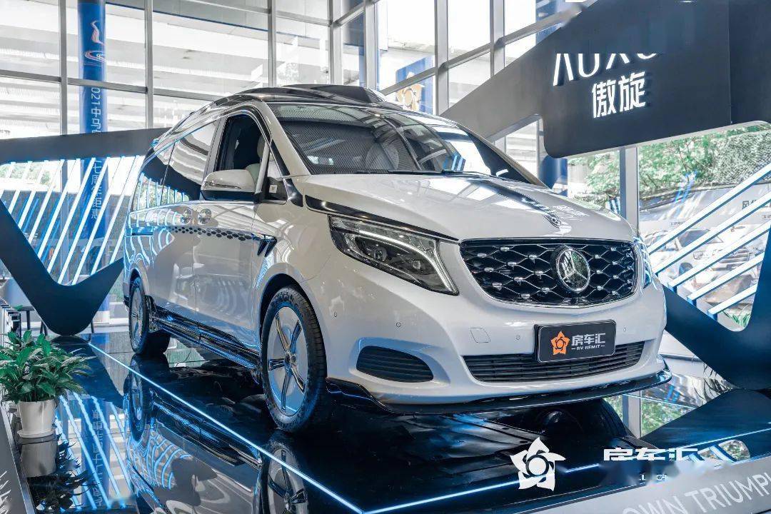 傲旋大白鲨全隔私密4座实力叫嚣雷克萨斯lm300百万级无对手