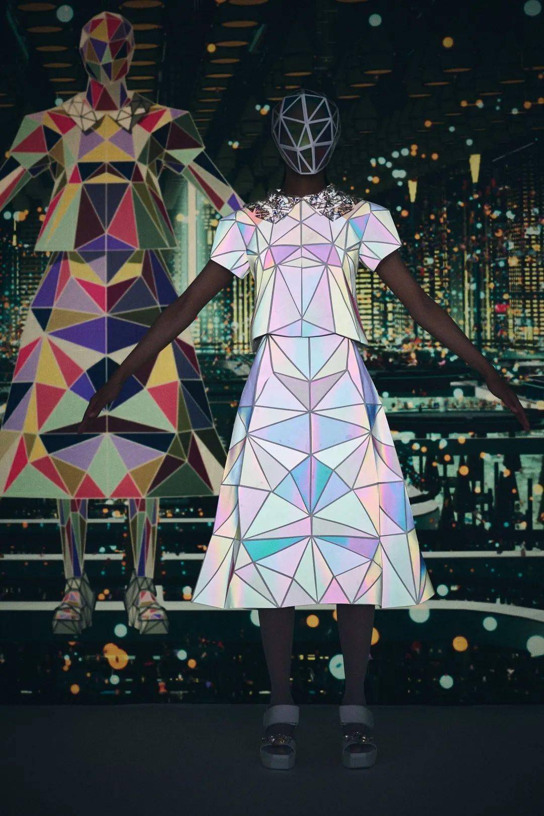 公众 科技感拉满的服装秀！日本三代设计师森永邦彦2022春夏系列发布！