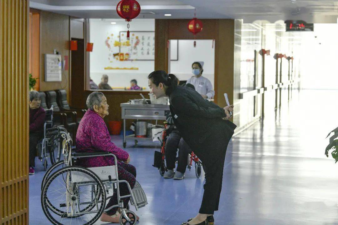 女士买300万泰康保险 入住养老社区还有高额费用(图3)