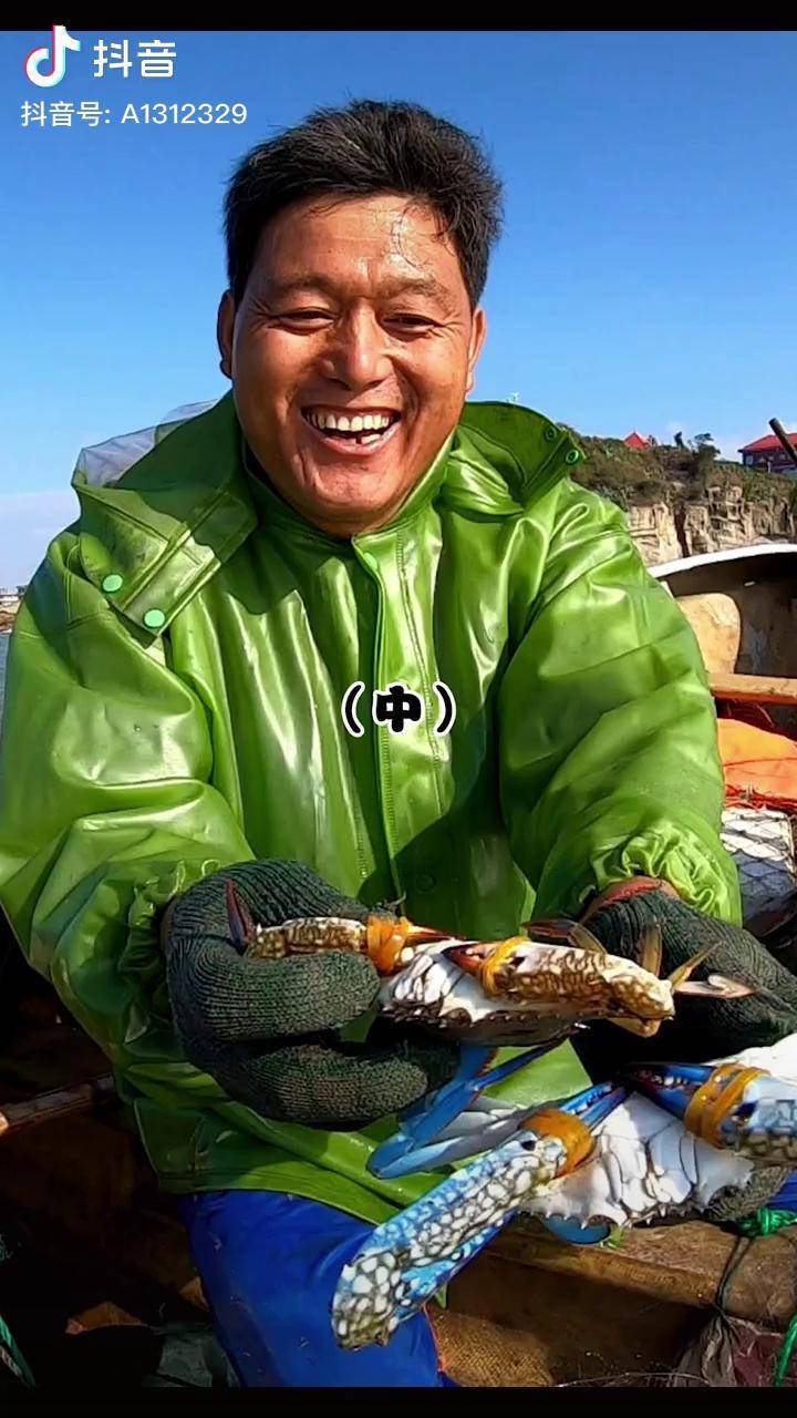 阿阳出海闯入"东海龙王"阵地,周围一个渔民都没有,收完就跑(中)赶海