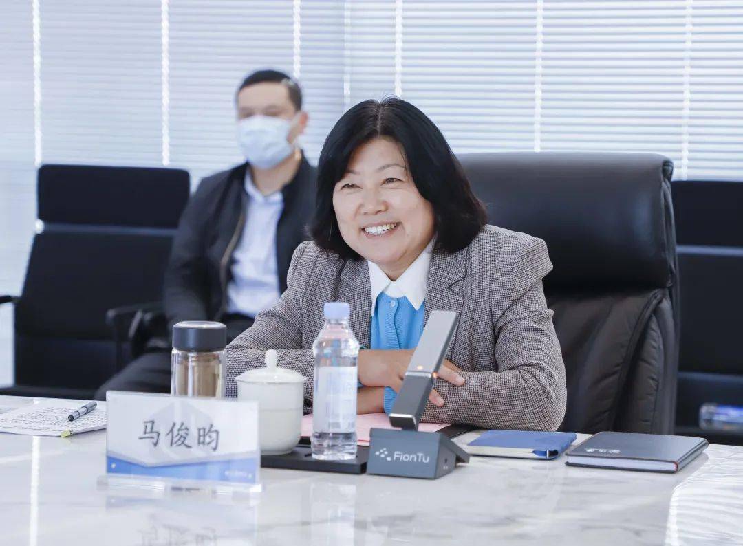 齐鲁制药集团总裁李燕会见德州市副市长马俊昀