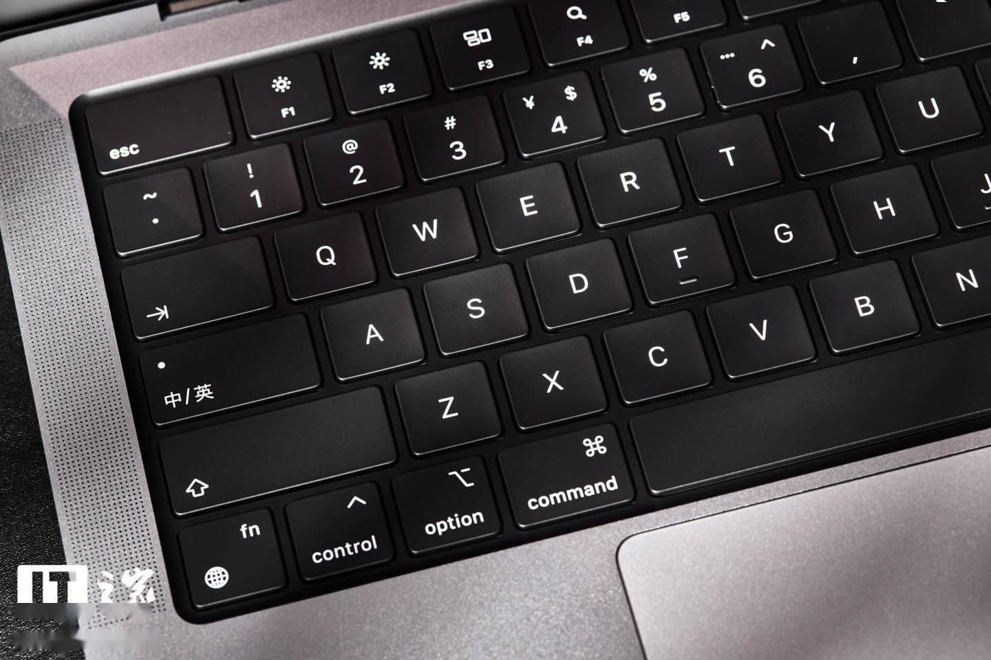MagSafe|苹果MacBook Pro 14英寸2021图赏：绚丽Liquid视网膜XDR显示屏