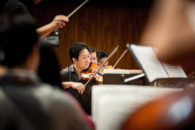 浓缩30载燃琴岁月广州交响乐团首席张毅独奏音乐会上演