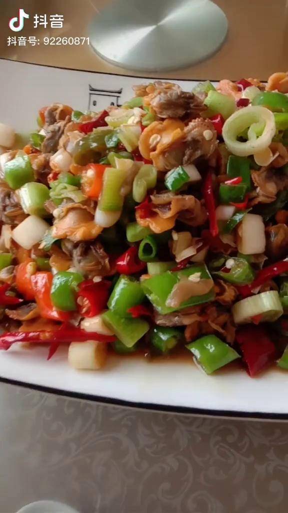 辣椒炒毛蛤肉来了香辣又好吃