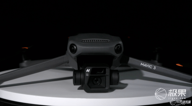 上手|大疆 Mavic 3 无人机上手！哈苏双摄，46分钟超长续航…不炸机！最高32888元