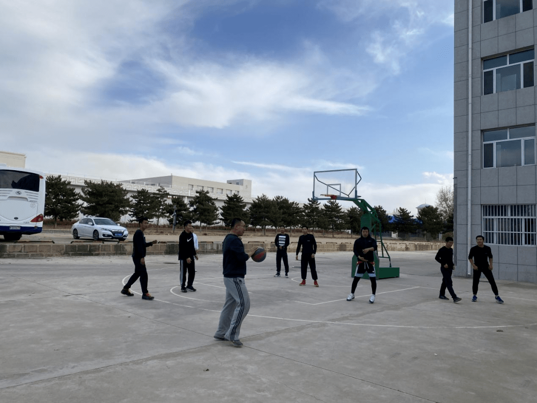 落实从优待警措施,丰富民警业余生活,呼和浩特高度戒备监狱面向疫情