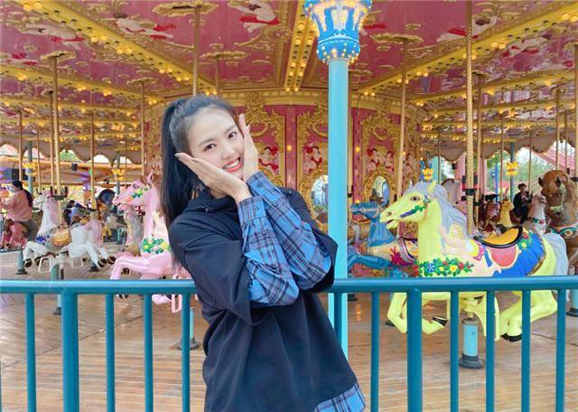 小伙子|吴冠希教张常宁打篮球！老公炫耀女排头号美女背影：媳妇腿长1米2