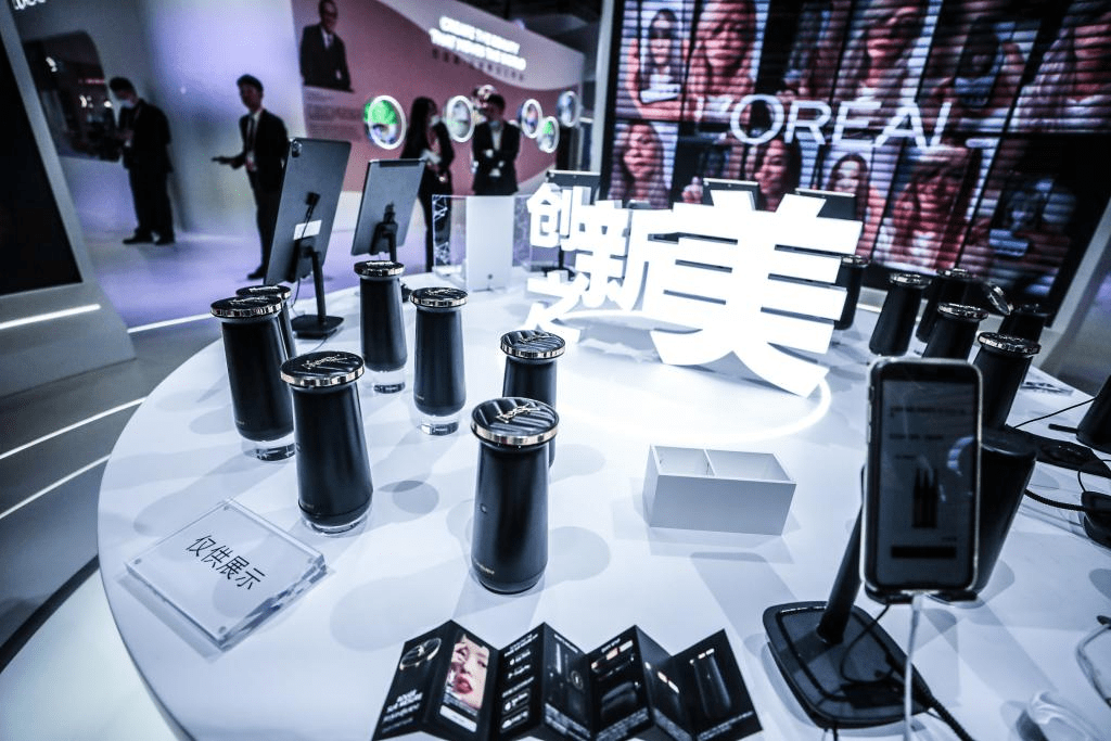 博览会|逛进博｜美妆巨头也秀“科技实力”，产品研发针对中国消费者