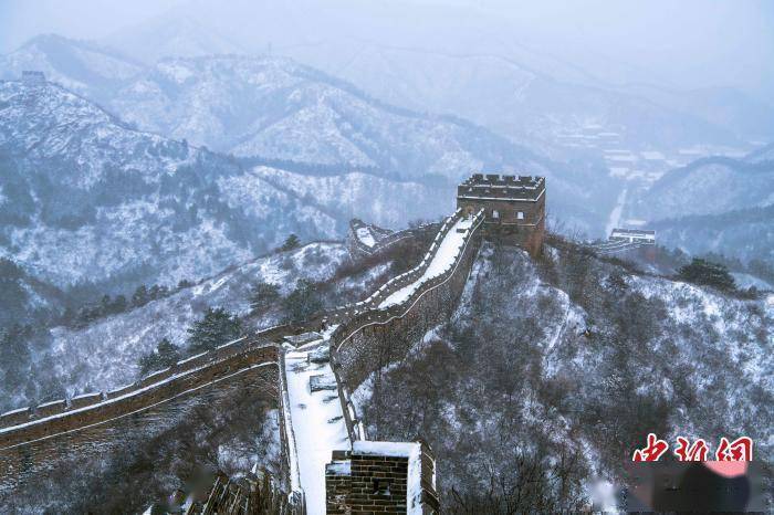 张桂芹|金山岭长城迎来首场降雪 长城内外银装素裹如同水墨画