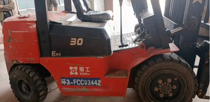 12,持续开展非道路移动机械摸排行动,督促新流入未喷码车辆及时进行