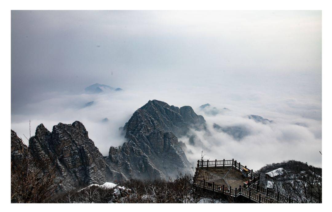 比观赏到云海的几率还要小!一年之中能观赏到狼牙山雪景的时间很少!