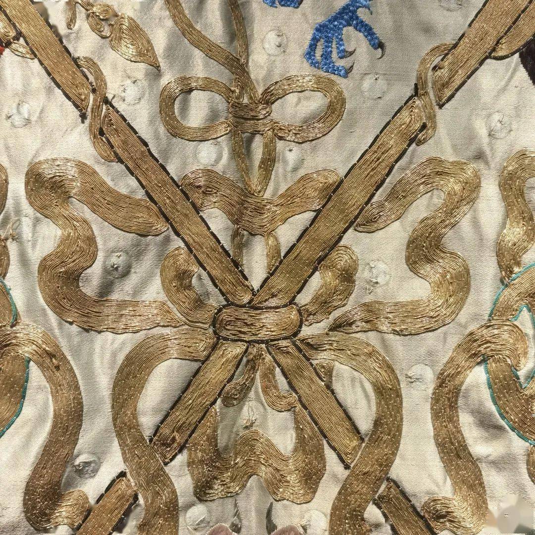 【广州十三行博物馆】广绣中的金丝银缕