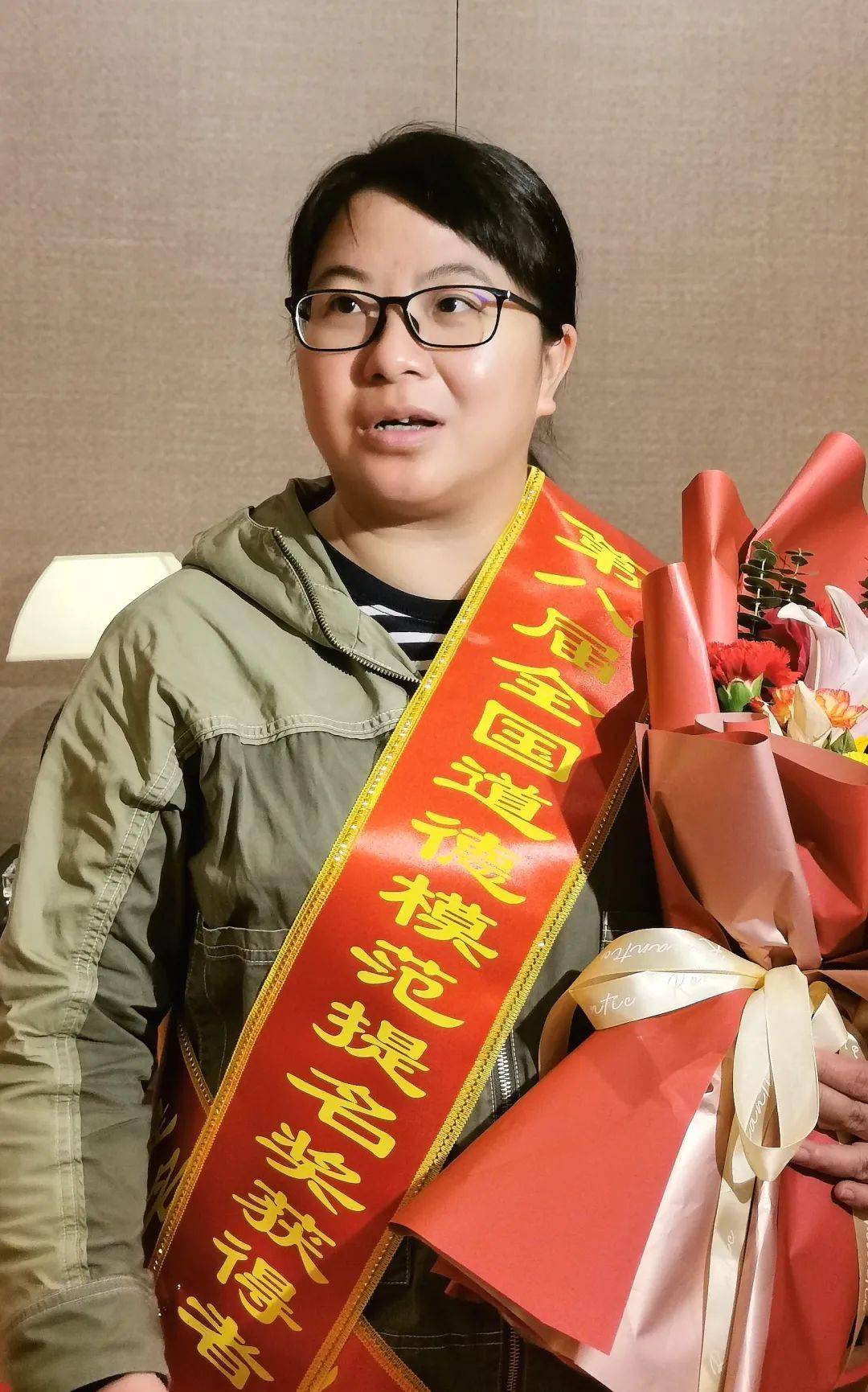 道德模范榜样的力量柳州杨宁荣获第八届全国道德模范提名奖