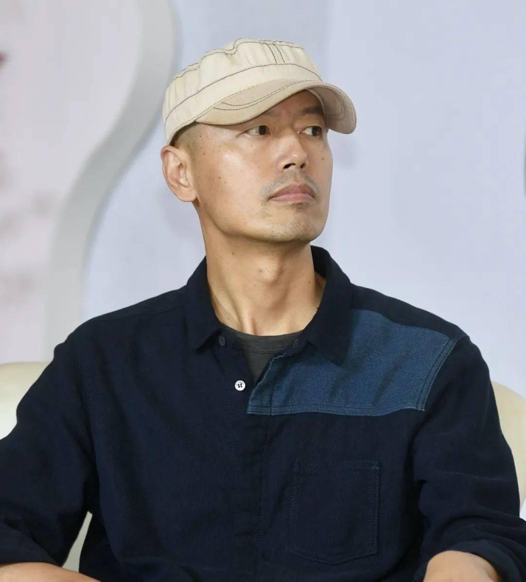 诗歌|黄梵：普通人也需要写诗的生活，需要写诗充实自己的精神｜专访