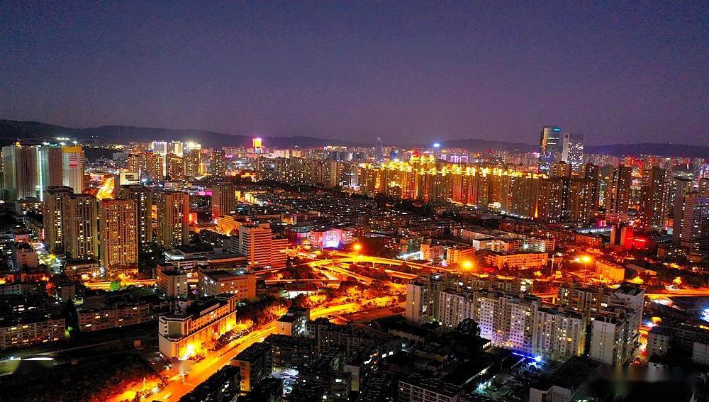 空中俯瞰昆明市圆通山,翠湖公园_夜景
