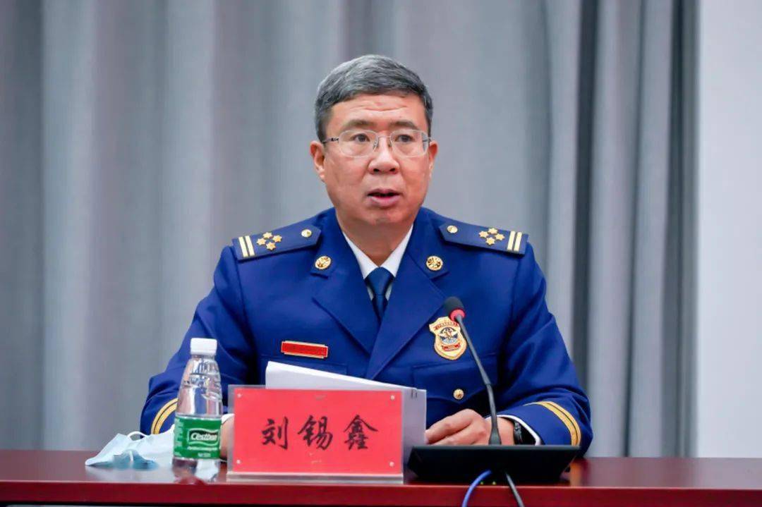 总队召开全国应急管理系统先进模范和消防忠诚卫士表彰代表欢迎座谈会