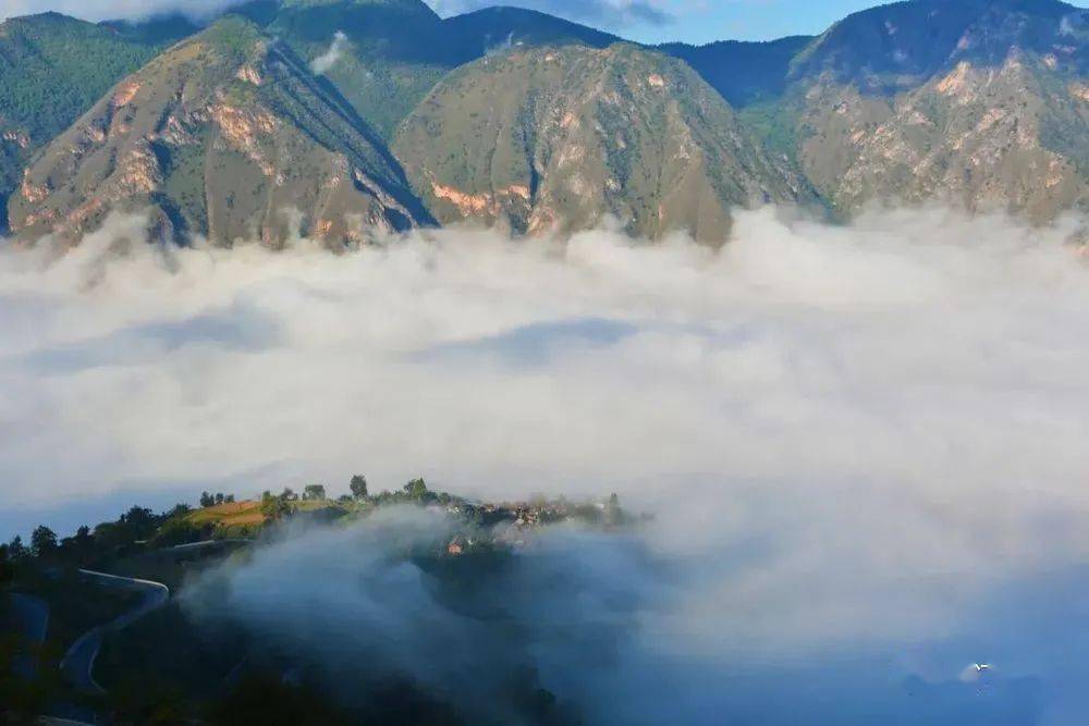 冬日已至,到易门县绿汁镇赏云海美景吧!