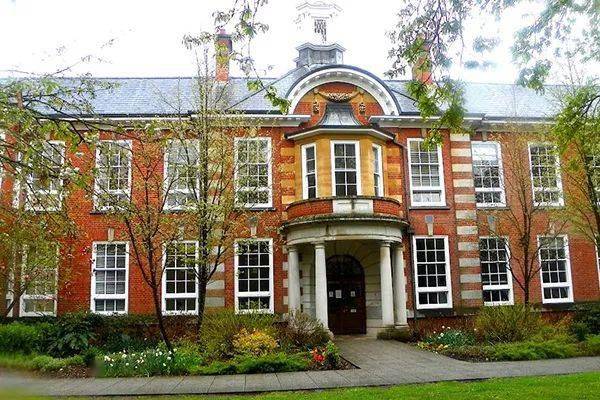 人工智能时代来临，是时候搭上“编程热”这辆快车了