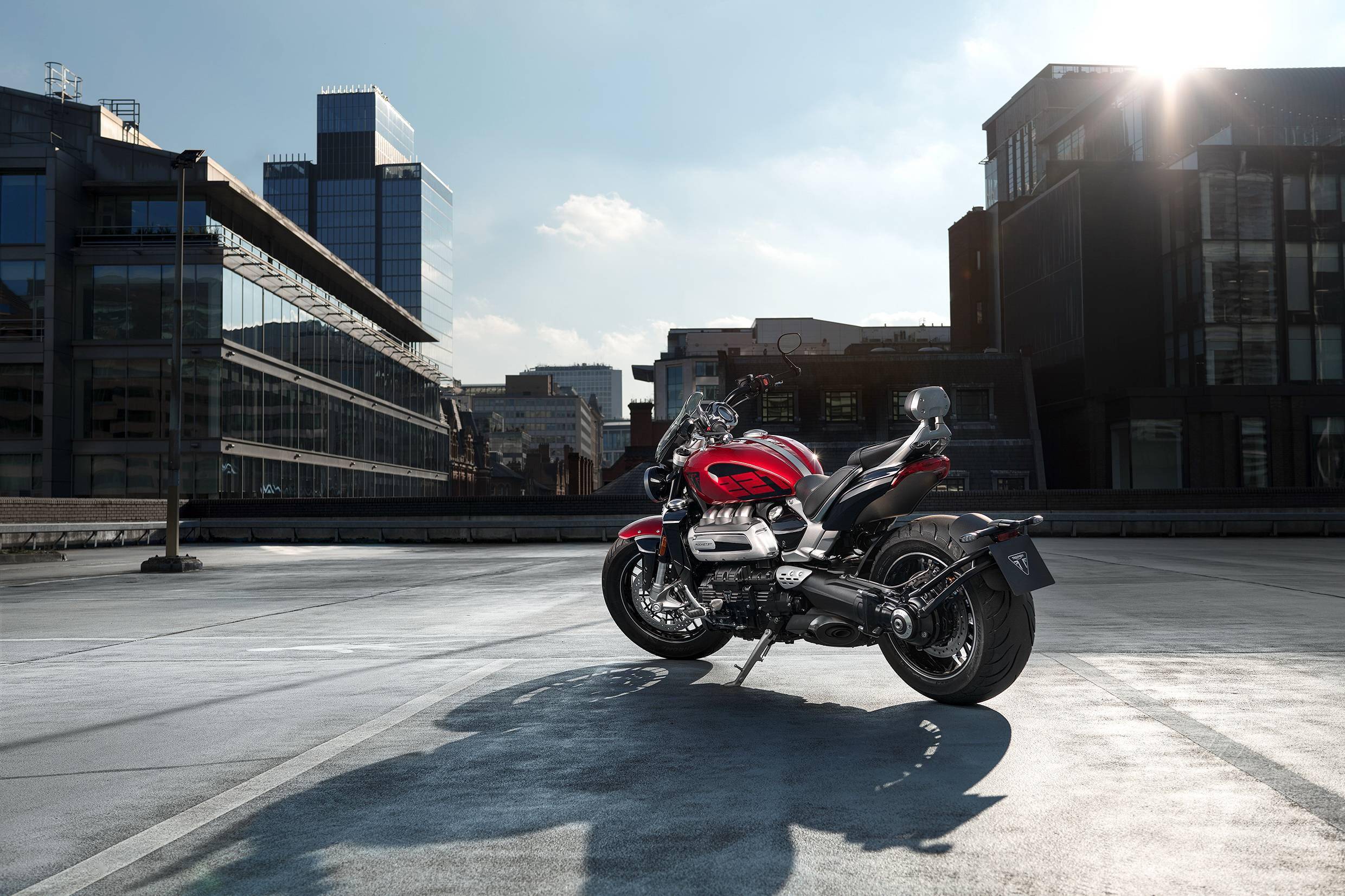 凯旋摩托发布火箭三streettwinthruxtonrs特别版