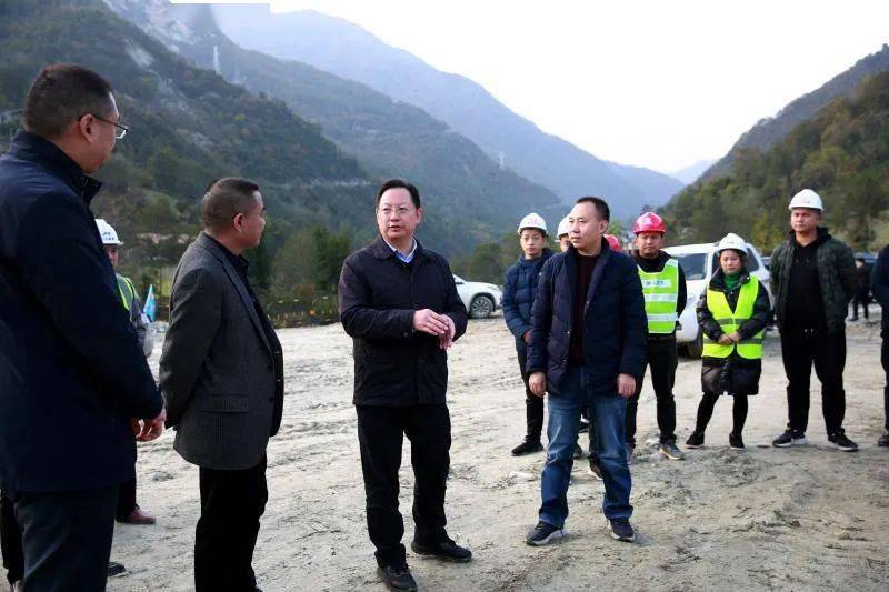 北川县委书记李昊天到联系的青片河流域宣讲市县"三会"精神并开展督导