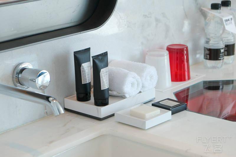 宝龙厦门是一个洋溢着青春活力的城市，与W品牌可谓是天作之合