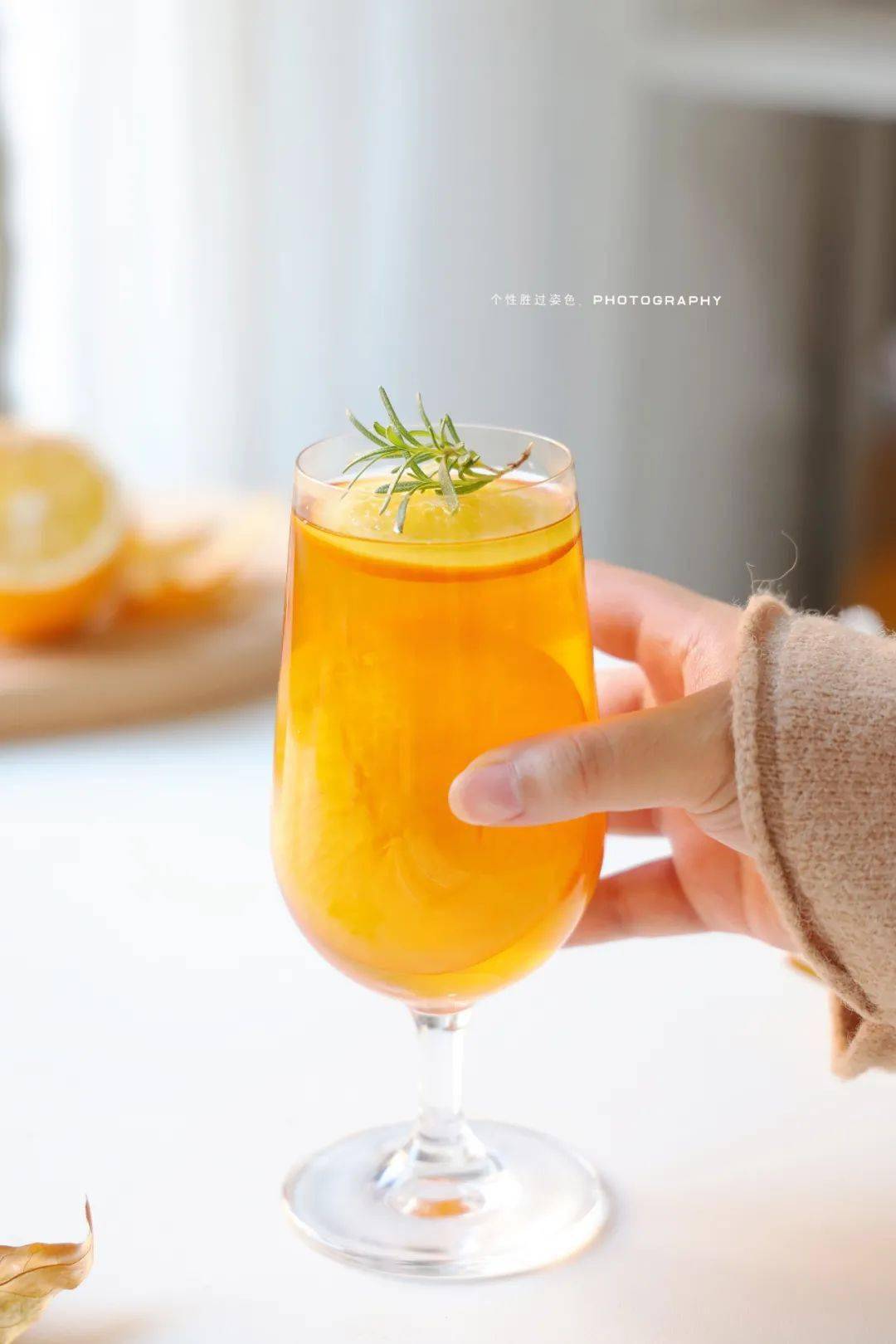 吃橙子的季节到了,买个橙子做热橙柠檬茶,清肠润肺助消化_养生